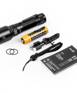 Fenix C7 ladattava taskulamppu