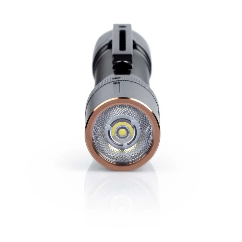 Fenix E20 V2.0 käsivalaisin