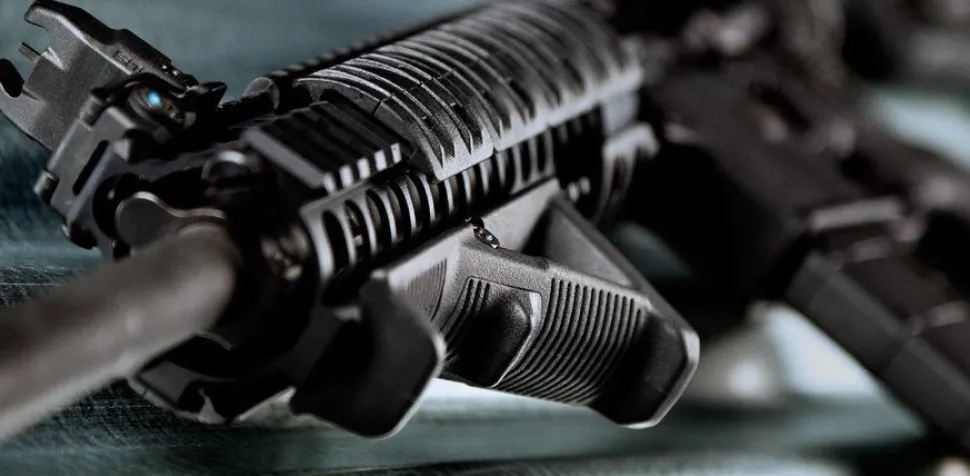 Magpul AFG-2 Angled Fore Grip viisto kädensija Picatinny-kiskoon