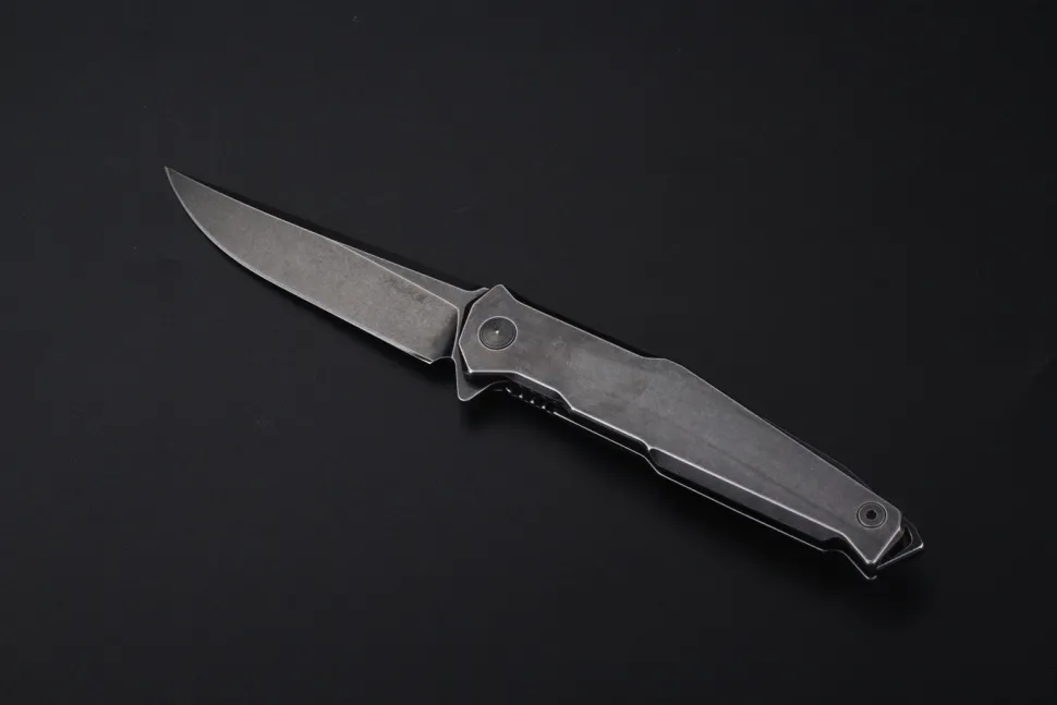 Ruike P108 taittoveitsi