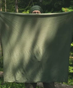 Varusteleka iso neliöhuivi, merinovillaa
